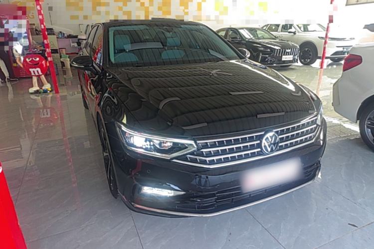 Used Volkswagen Magotan 2023 2 Million Units Commemorative Edition 330TSI DSG Luxury Version Front Right 45 Deg