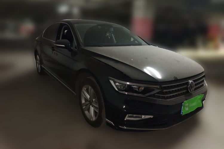 Used Volkswagen Magotan 2023 2 Million Units Limited-Edition 280TSI DSG Comfort Version Front Right 45 Deg