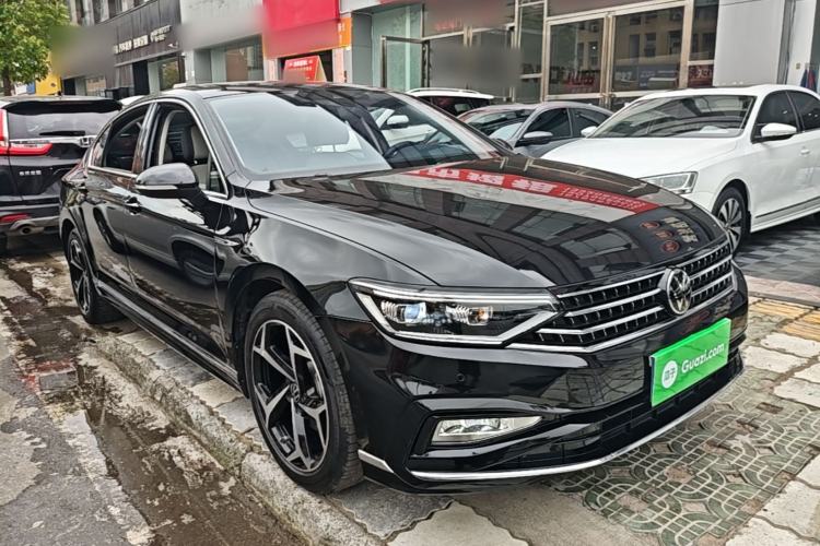Used Volkswagen Magotan 2023 2 Million Units Commemorative Edition 330TSI DSG Luxury Version Front Right 45 Deg