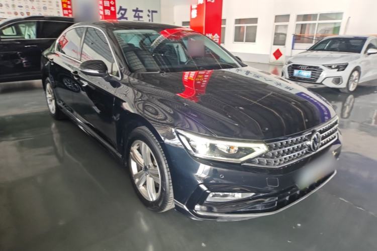 Used Volkswagen Magotan 2023 2 Million Units Limited-Edition 280TSI DSG Comfort Version Front Right 45 Deg