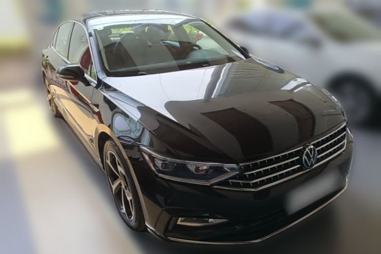Used Volkswagen Magotan 2023 2 Million Units Commemorative Edition 330TSI DSG Luxury Version Front Right 45 Deg