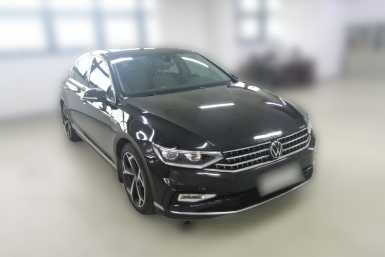Used Volkswagen Magotan 2023 2 Million Units Commemorative Edition 330TSI DSG Luxury Version Front Right 45 Deg