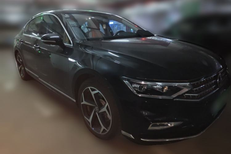 Used Volkswagen Magotan 2023 2 Million Units Commemorative Edition 330TSI DSG Luxury Version Front Right 45 Deg
