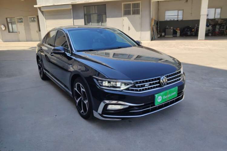 Used Volkswagen Magotan 2023 2 Million Units Commemorative Edition 330TSI DSG Luxury Version Front Right 45 Deg