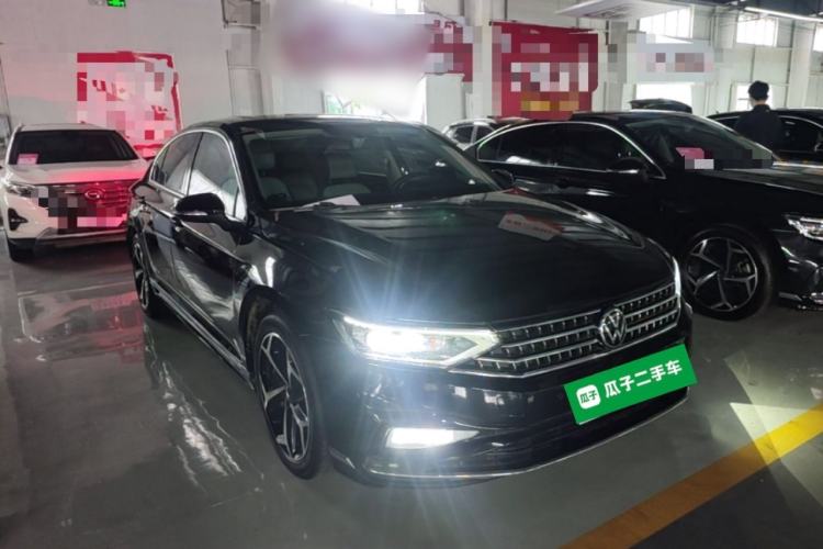 Used Volkswagen Magotan 2023 2 Million Units Limited Edition 280TSI DSG Leading Version Front Right 45 Deg