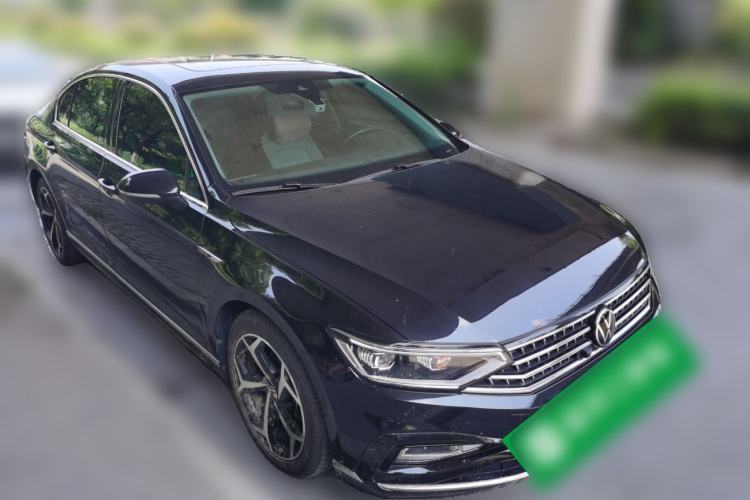 Used Volkswagen Magotan 2023 2 Million Units Commemorative Edition 330TSI DSG Luxury Version Front Right 45 Deg