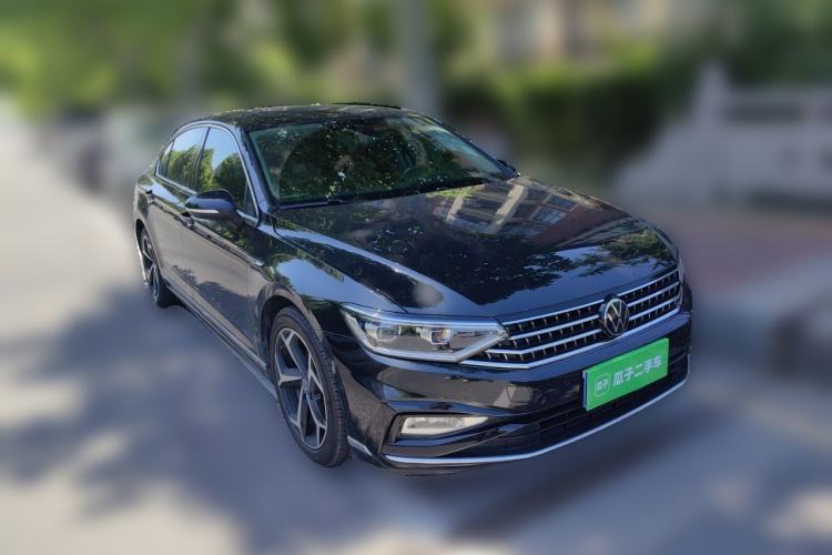 Used Volkswagen Magotan 2023 2 Million Units Commemorative Edition 330TSI DSG Luxury Version Front Right 45 Deg