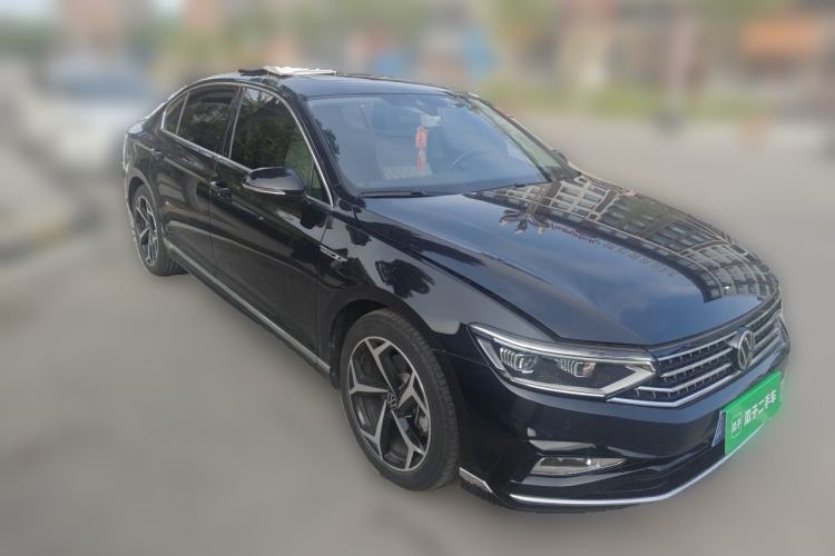 Used Volkswagen Magotan 2023 2 Million Units Commemorative Edition 330TSI DSG Luxury Version Front Right 45 Deg