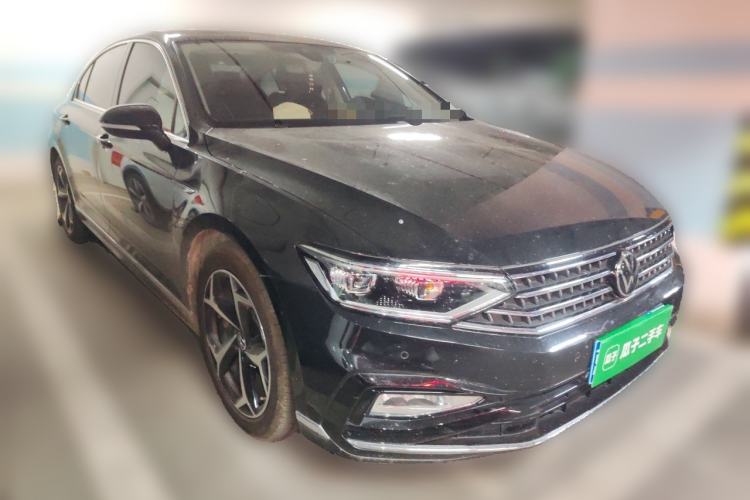 Used Volkswagen Magotan 2023 2 Million Units Commemorative Edition 330TSI DSG Luxury Version Front Right 45 Deg