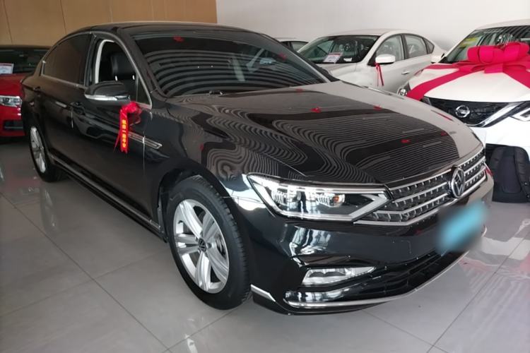 Used Volkswagen Magotan 2023 2 Million Units Limited-Edition 280TSI DSG Comfort Version Front Right 45 Deg