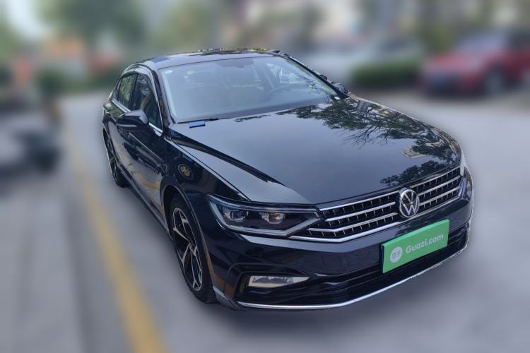 Used Volkswagen Magotan 2023 2 Million Units Limited Edition 330TSI DSG Leading Version Front Right 45 Deg