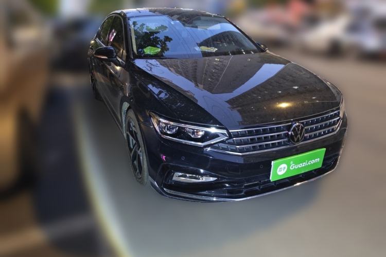 Used Volkswagen Magotan 2023 2 Million Units Commemorative Edition 330TSI DSG Luxury Version Front Right 45 Deg