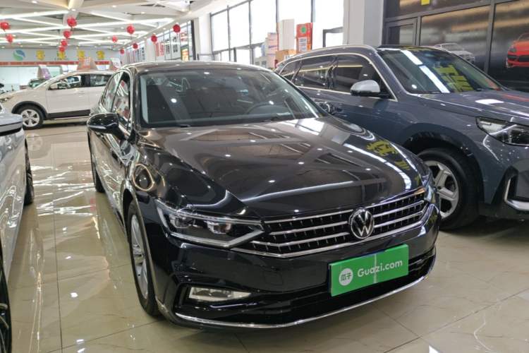 Used Volkswagen Magotan 2023 2 Million Units Limited-Edition 280TSI DSG Comfort Version Front Right 45 Deg