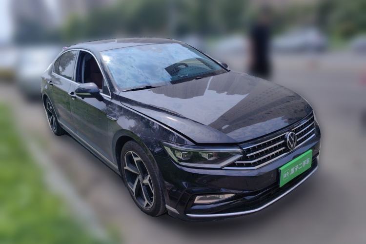 Used Volkswagen Magotan 2023 2 Million Units Commemorative Edition 330TSI DSG Luxury Version Front Right 45 Deg