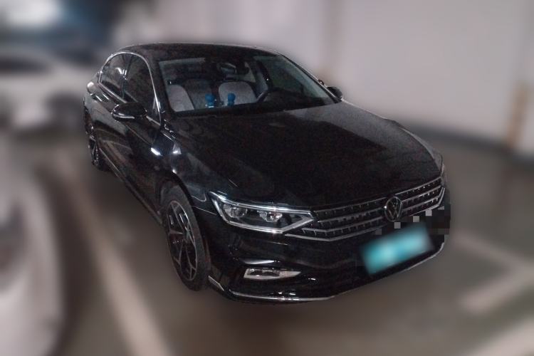 Used Volkswagen Magotan 2023 2 Million Units Commemorative Edition 330TSI DSG Luxury Version Front Right 45 Deg
