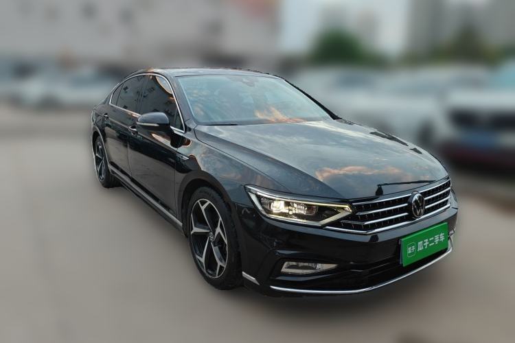 Used Volkswagen Magotan 2023 2 Million Units Commemorative Edition 330TSI DSG Luxury Version Front Right 45 Deg
