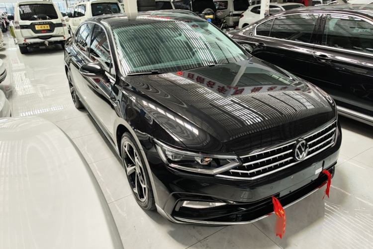 Used Volkswagen Magotan 2023 2 Million Units Commemorative Edition 330TSI DSG Luxury Version Front Right 45 Deg