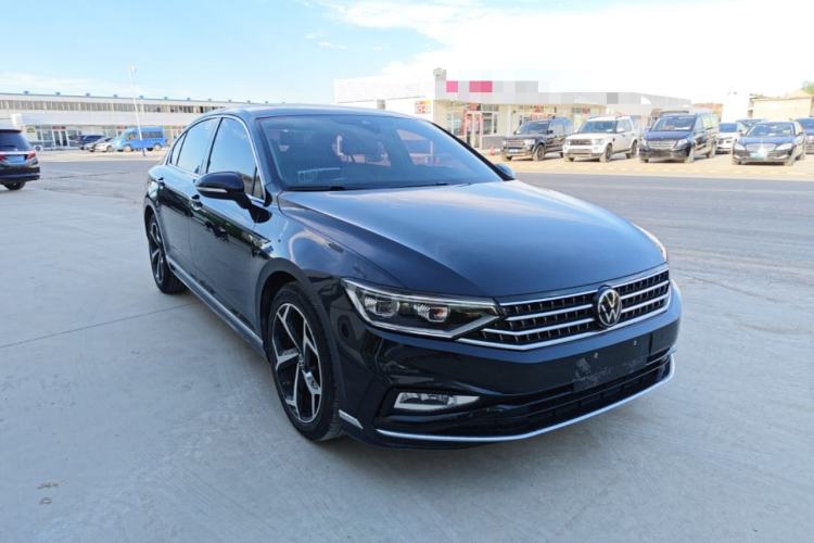 Used Volkswagen Magotan 2023 2 Million Units Commemorative Edition 330TSI DSG Luxury Version Front Right 45 Deg