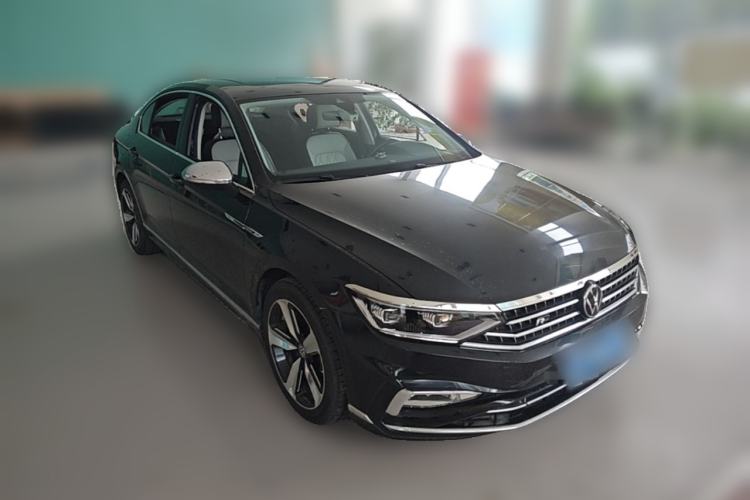 Used Volkswagen Magotan 2023 2 Million Units Commemorative Edition 330TSI DSG Luxury Version Front Right 45 Deg