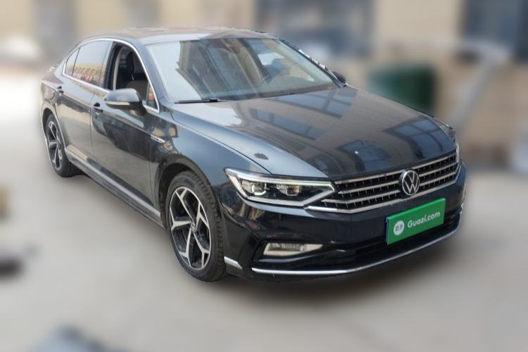 Used Volkswagen Magotan 2023 2 Million Units Commemorative Edition 330TSI DSG Luxury Version Front Right 45 Deg