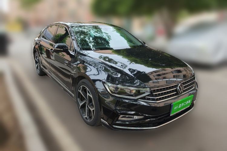 Used Volkswagen Magotan 2023 2 Million Units Commemorative Edition 330TSI DSG Luxury Version Front Right 45 Deg