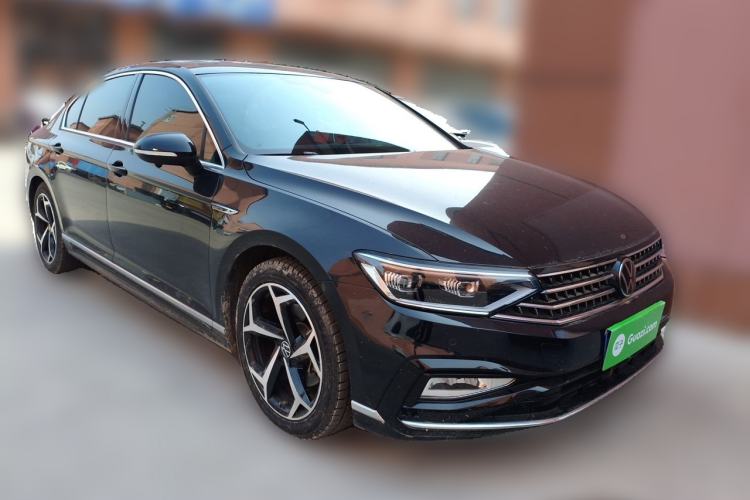 Used Volkswagen Magotan 2023 2 Million Units Commemorative Edition 330TSI DSG Luxury Version Front Right 45 Deg