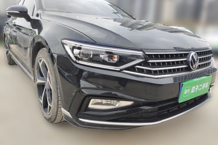 Used Volkswagen Magotan 2023 2 Million Units Commemorative Edition 330TSI DSG Luxury Version Front Right 45 Deg