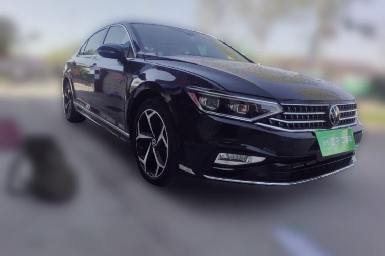 Used Volkswagen Magotan 2023 2 Million Units Limited Edition 330TSI DSG Leading Version Front Right 45 Deg