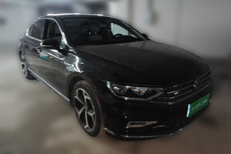Used Volkswagen Magotan 2023 2 Million Units Commemorative Edition 330TSI DSG Luxury Version Front Right 45 Deg