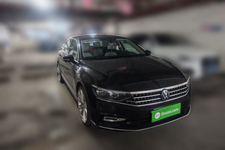 Used Volkswagen Magotan 2023 2 Million Units Commemorative Edition 330TSI DSG Luxury Version Front Right 45 Deg