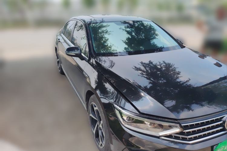 Used Volkswagen Magotan 2023 2 Million Units Commemorative Edition 330TSI DSG Luxury Version Front Right 45 Deg
