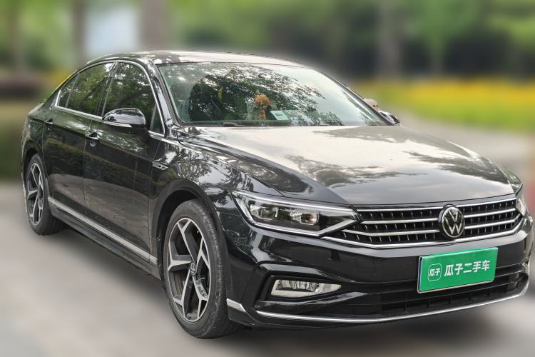 Used Volkswagen Magotan 2023 2 Million Units Commemorative Edition 330TSI DSG Luxury Version Front Right 45 Deg