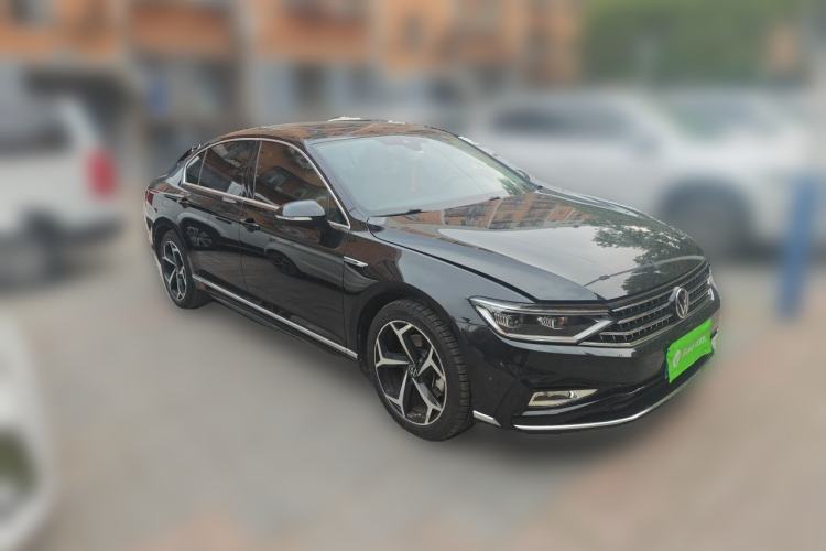Used Volkswagen Magotan 2023 2 Million Units Commemorative Edition 330TSI DSG Luxury Version Front Right 45 Deg