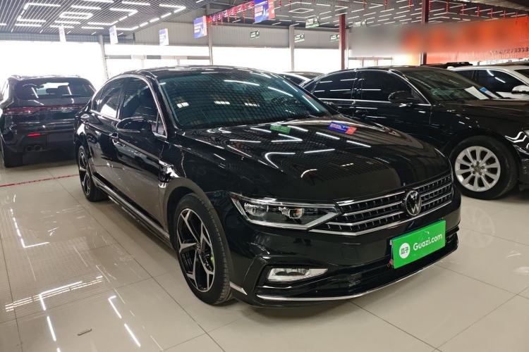 Used Volkswagen Magotan 2023 2 Million Units Commemorative Edition 330TSI DSG Luxury Version Front Right 45 Deg