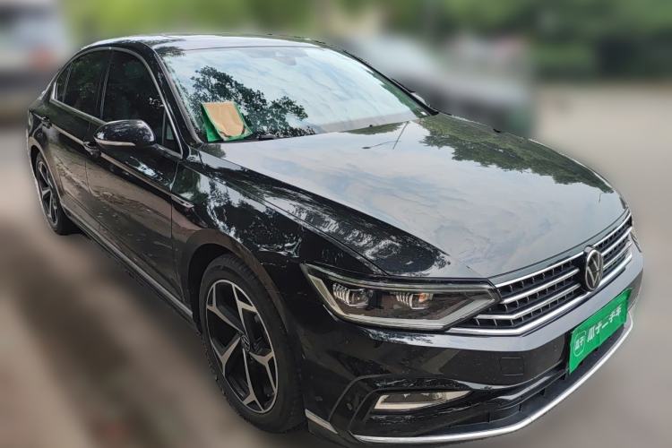 Used Volkswagen Magotan 2023 2 Million Units Commemorative Edition 330TSI DSG Luxury Version Front Right 45 Deg