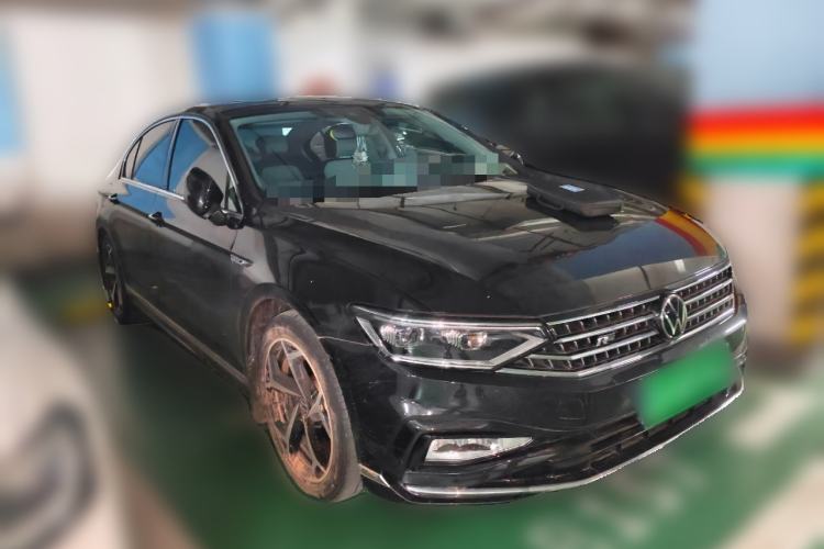 Used Volkswagen Magotan 2023 2 Million Units Commemorative Edition 330TSI DSG Luxury Version Front Right 45 Deg