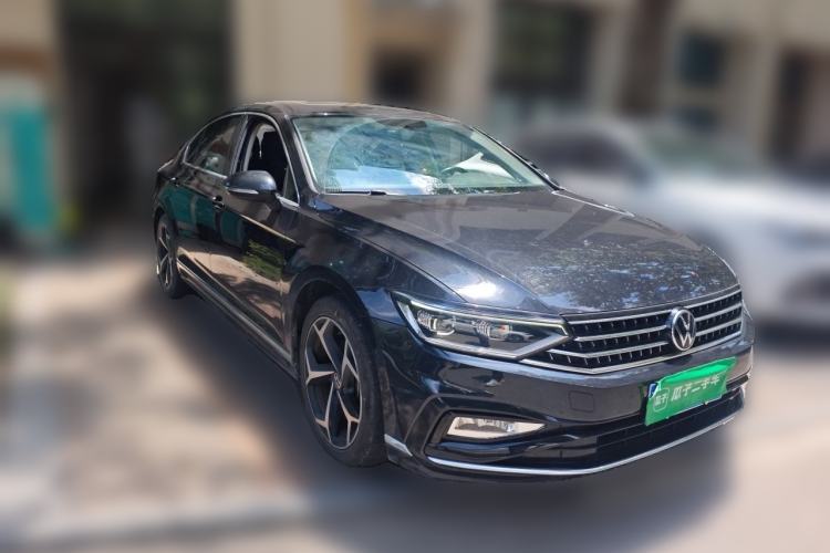 Used Volkswagen Magotan 2023 2 Million Units Limited Edition 330TSI DSG Leading Version Front Right 45 Deg