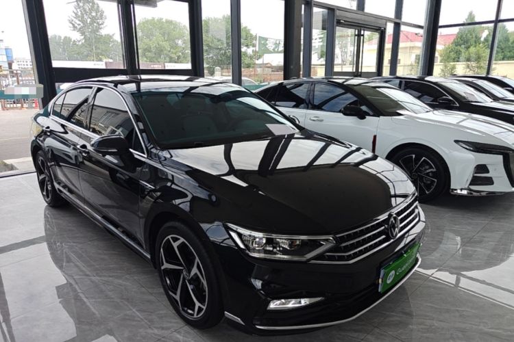 Used Volkswagen Magotan 2023 2 Million Units Commemorative Edition 330TSI DSG Luxury Version Front Right 45 Deg