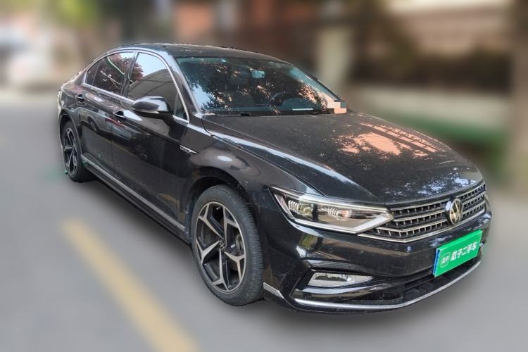 Used Volkswagen Magotan 2023 2 Million Units Commemorative Edition 330TSI DSG Luxury Version Front Right 45 Deg