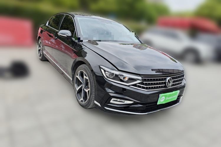 Used Volkswagen Magotan 2023 2 Million Units Limited Edition 330TSI DSG Leading Version Front Right 45 Deg