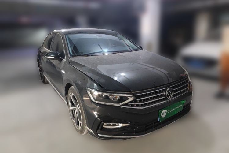 Used Volkswagen Magotan 2023 2 Million Units Commemorative Edition 330TSI DSG Luxury Version Front Right 45 Deg