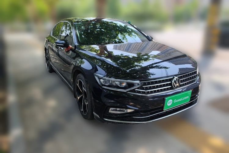 Used Volkswagen Magotan 2023 2 Million Units Limited Edition 280TSI DSG Leading Version Front Right 45 Deg
