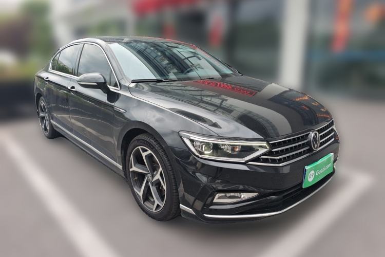 Used Volkswagen Magotan 2023 2 Million Units Commemorative Edition 330TSI DSG Luxury Version Front Right 45 Deg