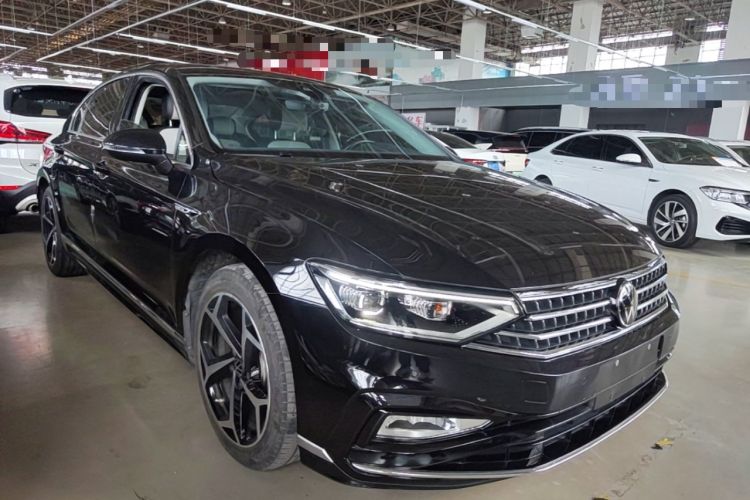 Used Volkswagen Magotan 2023 2 Million Units Commemorative Edition 330TSI DSG Luxury Version Front Right 45 Deg