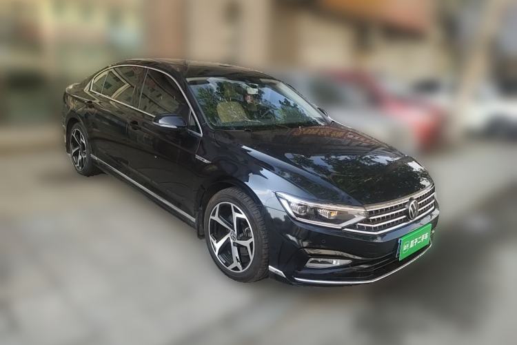 Used Volkswagen Magotan 2023 2 Million Units Commemorative Edition 330TSI DSG Luxury Version Front Right 45 Deg