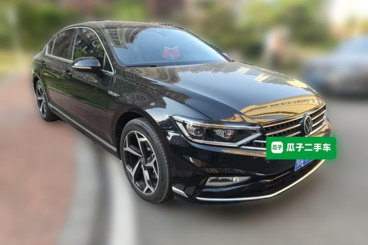 Used Volkswagen Magotan 2023 2 Million Units Commemorative Edition 330TSI DSG Luxury Version Front Right 45 Deg
