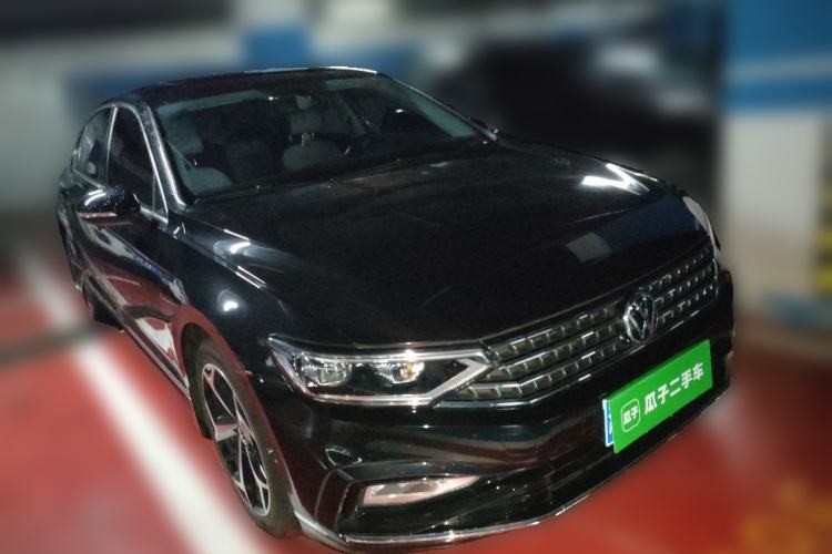Used Volkswagen Magotan 2023 2 Million Units Limited Edition 330TSI DSG Leading Version Front Right 45 Deg