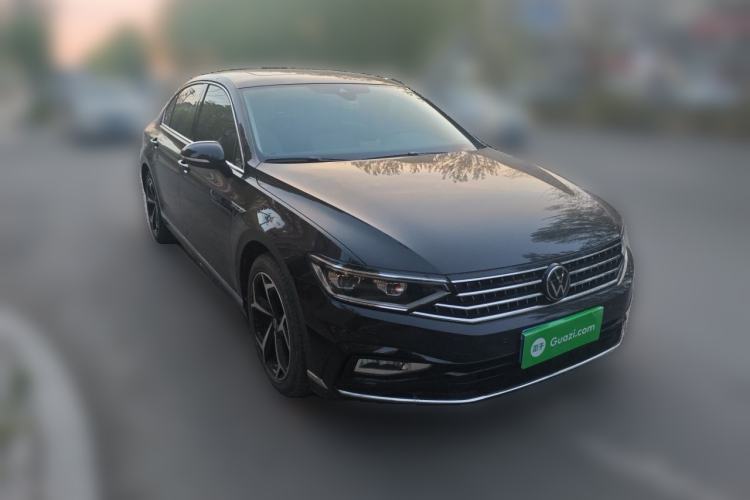 Used Volkswagen Magotan 2023 2 Million Units Commemorative Edition 330TSI DSG Luxury Version Front Right 45 Deg