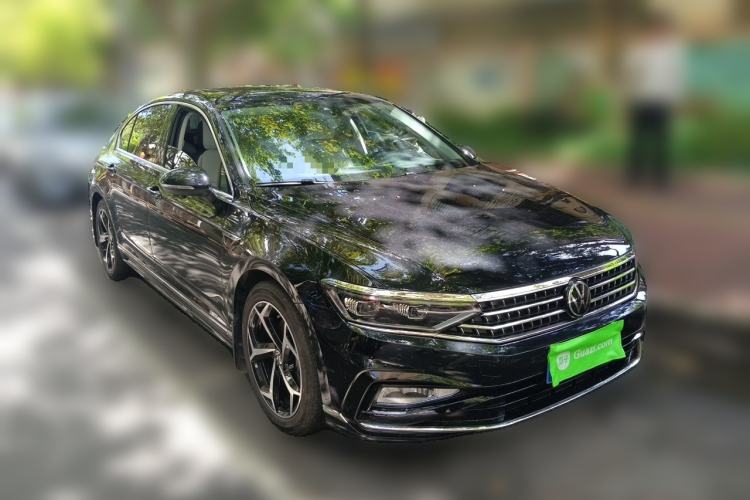 Used Volkswagen Magotan 2023 2 Million Units Commemorative Edition 330TSI DSG Luxury Version Front Right 45 Deg