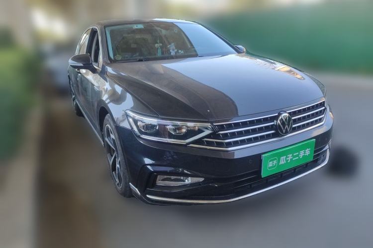 Used Volkswagen Magotan 2023 2 Million Units Commemorative Edition 330TSI DSG Luxury Version Front Right 45 Deg